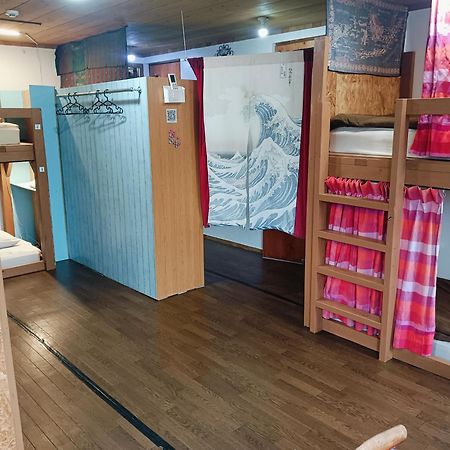 Holiday House Ryukyu-An "Music Hostel" Yomitan Exterior foto